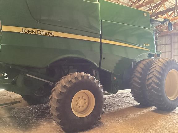 Image of John Deere S690 equipment image 4