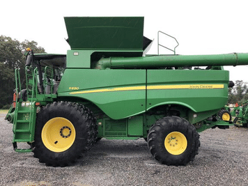 Main image John Deere S690