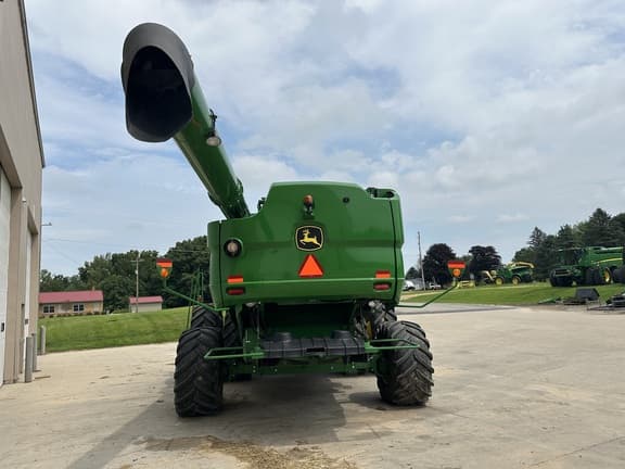 Image of John Deere S690 equipment image 3