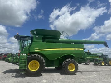 Main image John Deere S690