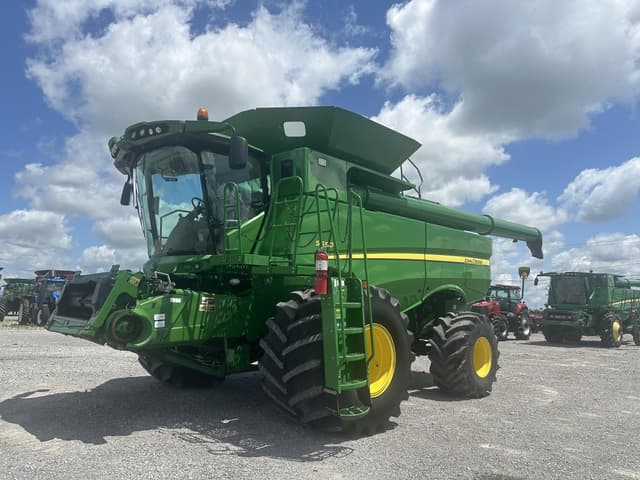 Image of John Deere S690 equipment image 2