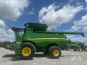 2012 John Deere S690 Image