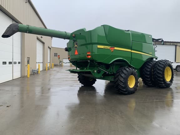 Image of John Deere S690 equipment image 2