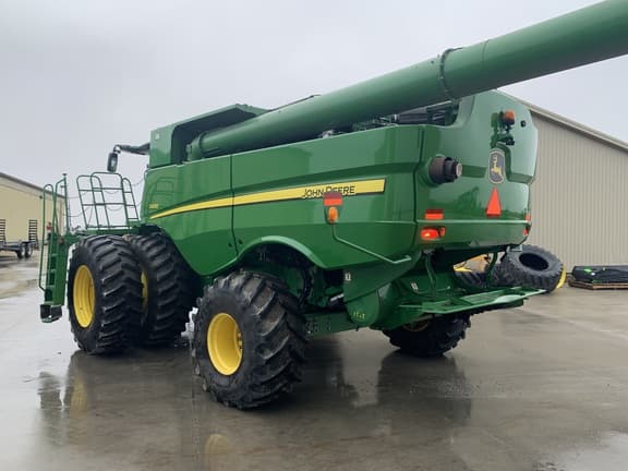 Image of John Deere S690 equipment image 4