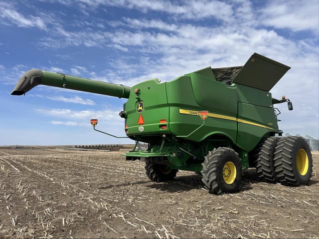 Image of John Deere S690 equipment image 4