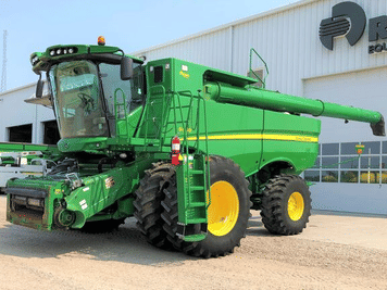Main image John Deere S690