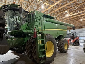 2012 John Deere S690 Image