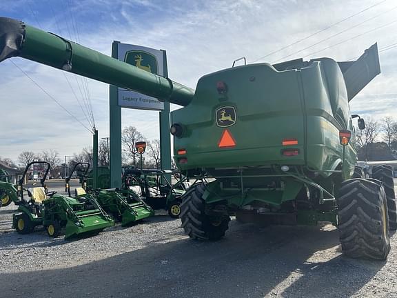 Image of John Deere S690 equipment image 4