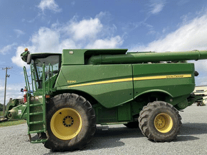 2012 John Deere S690 Image