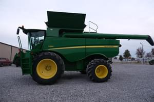 2012 John Deere S690 Image