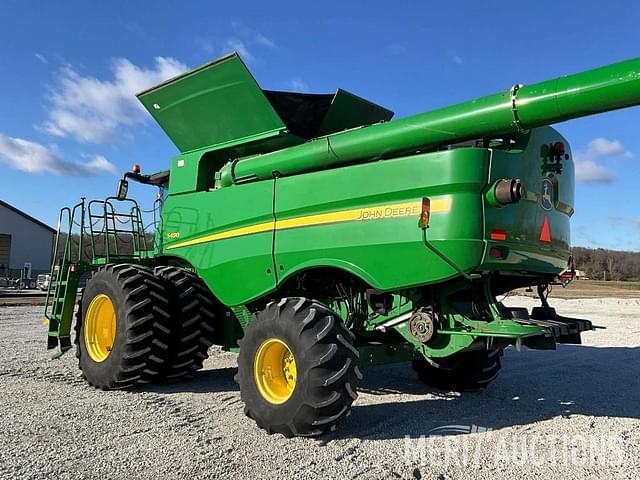 Image of John Deere S690 equipment image 2