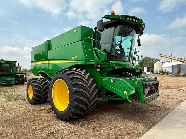 Image of John Deere S690 equipment image 3