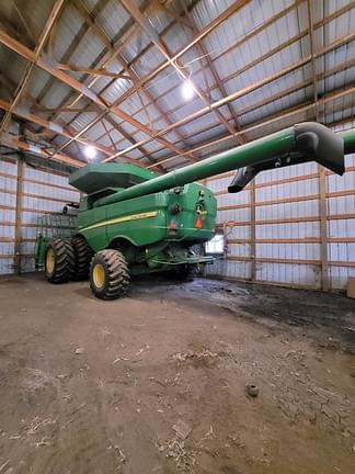 Image of John Deere S690 equipment image 3