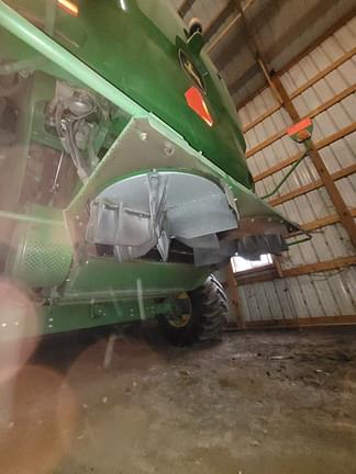 Image of John Deere S690 equipment image 4