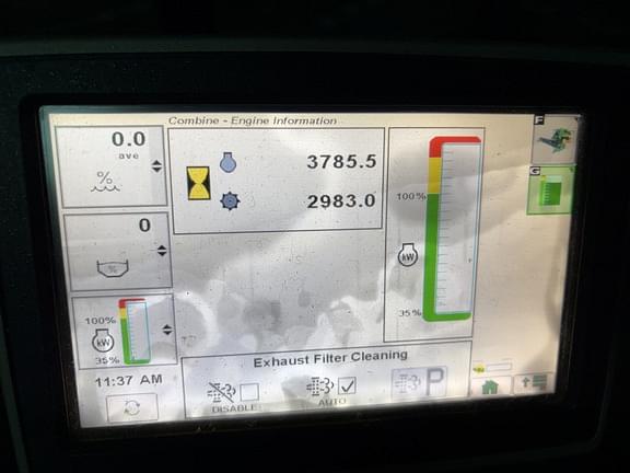 Image of John Deere S690 equipment image 2