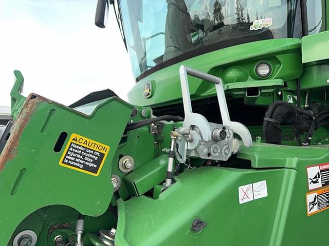 Image of John Deere S690 equipment image 4