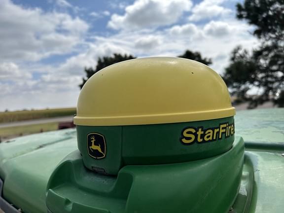 Image of John Deere StarFire 3000 equipment image 4