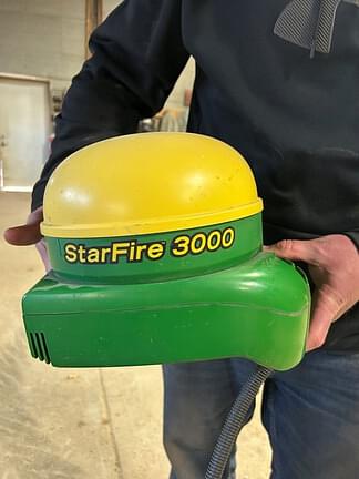 Image of John Deere StarFire 3000 Primary image