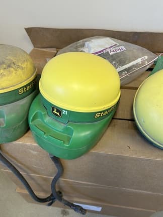 Image of John Deere StarFire 3000 Image 1