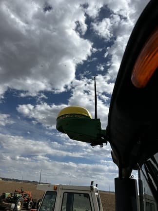 Image of John Deere StarFire 3000 Image 0