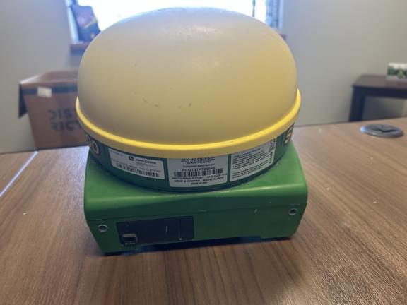 Image of John Deere StarFire 3000 equipment image 2