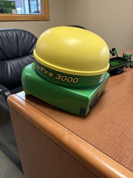 Image of John Deere StarFire 3000 Primary Image