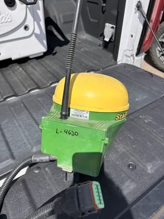 Image of John Deere StarFire 3000 equipment image 3