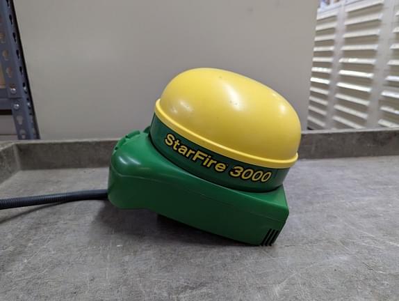 Image of John Deere StarFire 3000 Image 1