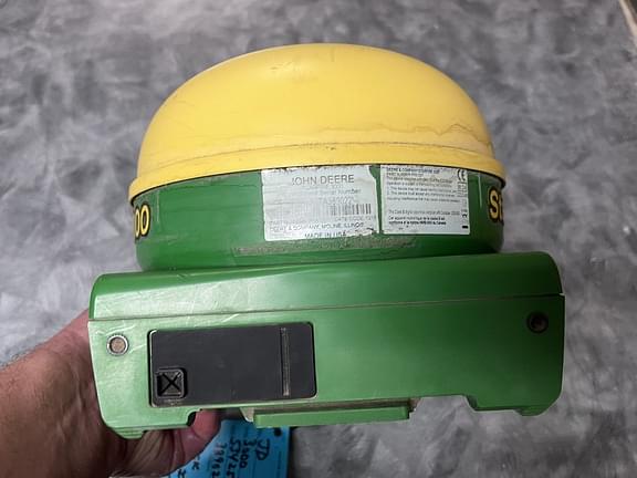 Image of John Deere StarFire 3000 equipment image 1