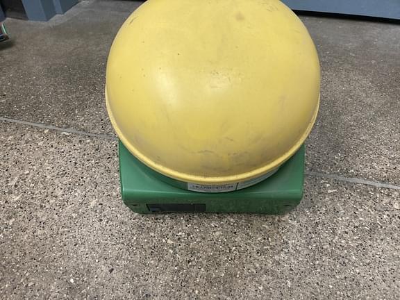 Image of John Deere StarFire 3000 equipment image 3