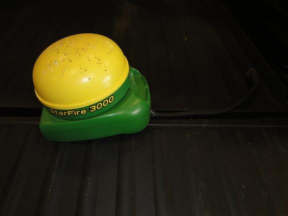 Image of John Deere StarFire 3000 Primary image