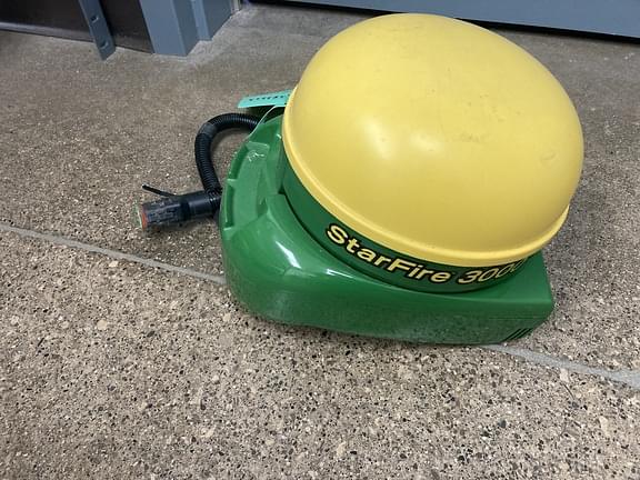 Image of John Deere StarFire 3000 Primary image