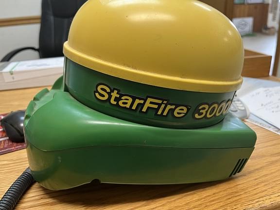 Image of John Deere StarFire 3000 Primary image