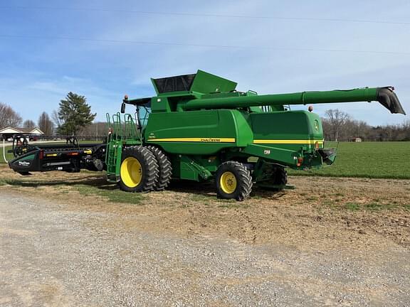 Image of John Deere T670 equipment image 3