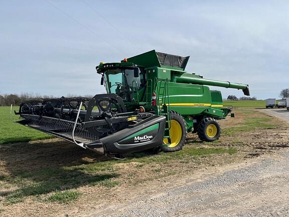 Image of John Deere T670 equipment image 1