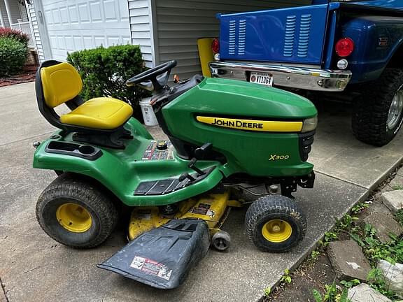 Image of John Deere X300 equipment image 1