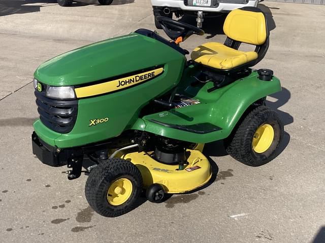 Image of John Deere X300 equipment image 1