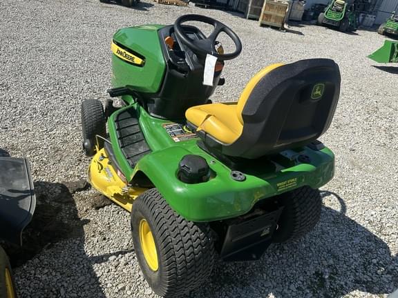 Image of John Deere X300 equipment image 4