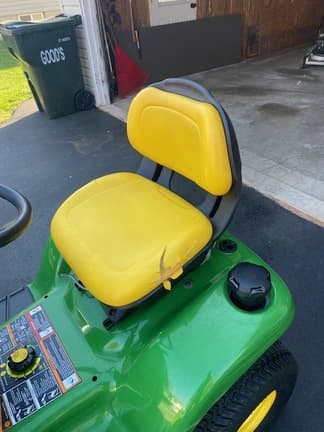 Image of John Deere X300 equipment image 4