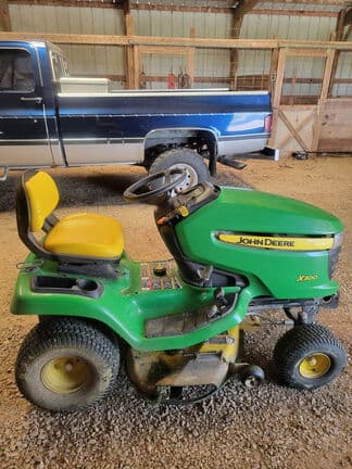 Image of John Deere X300 equipment image 3