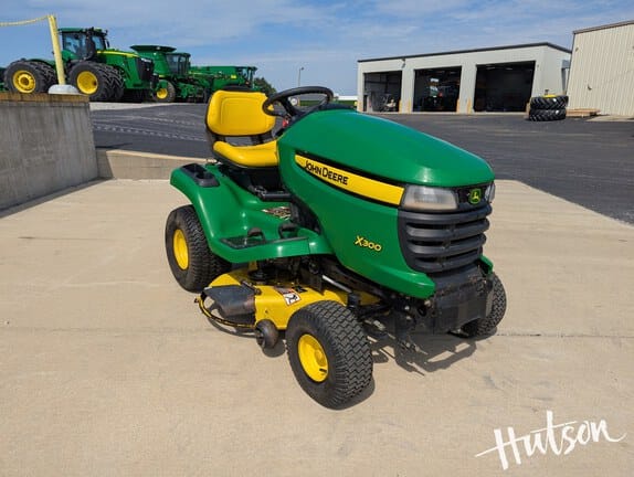 2012 John Deere X300 Equipment Image0