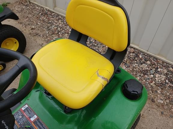 Image of John Deere X300 equipment image 4