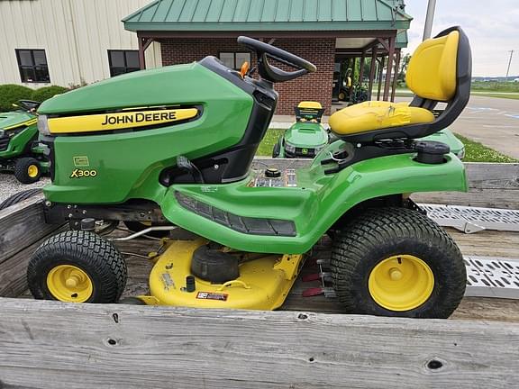 Image of John Deere X300 Primary image