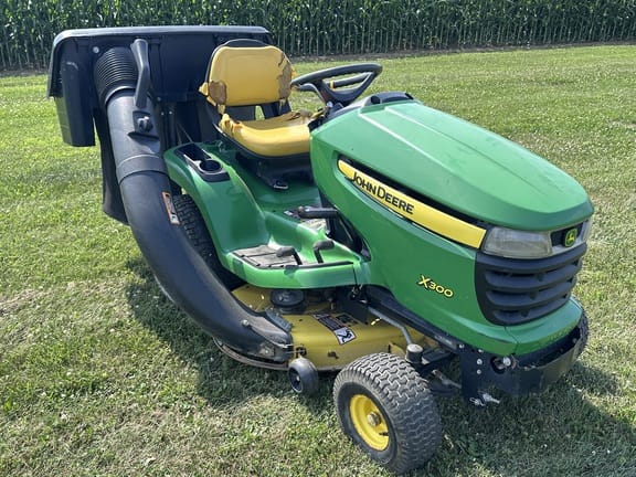 2012 John Deere X300 Equipment Image0