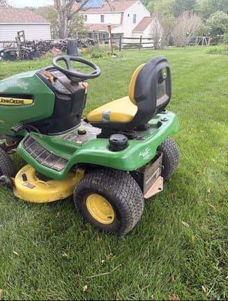 Image of John Deere X300 equipment image 4