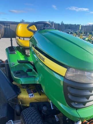 Image of John Deere X300 equipment image 1