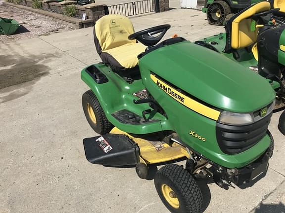 Image of John Deere X300 equipment image 1