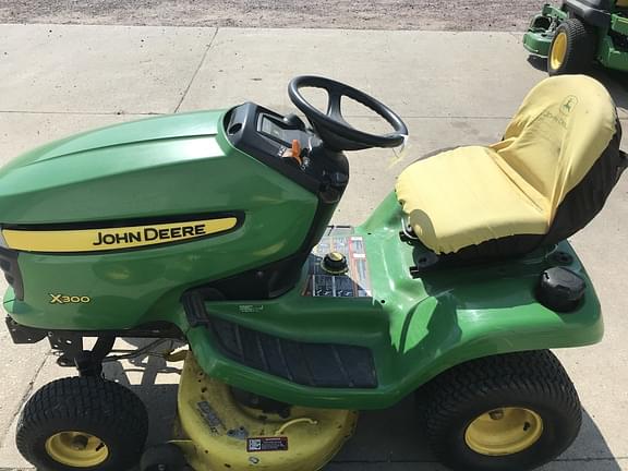 Image of John Deere X300 equipment image 2