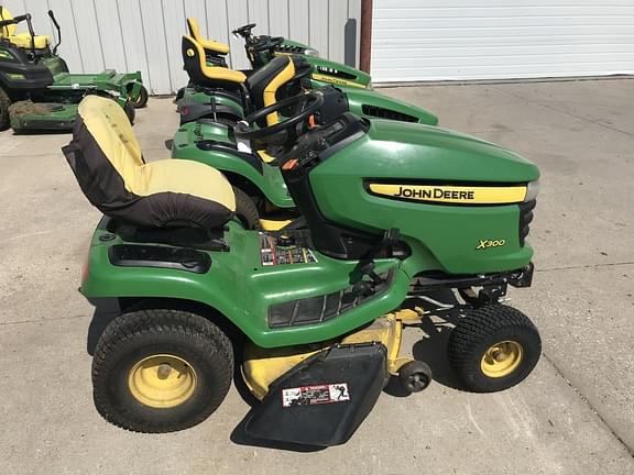 Image of John Deere X300 equipment image 3