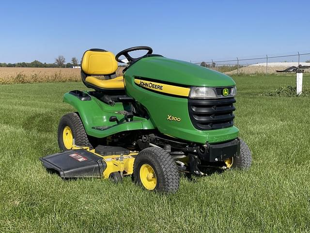 Image of John Deere X300 equipment image 2